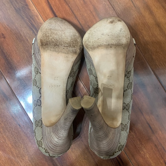 🚫SOLD🚫Gucci Monogram Horsebit Peep Toe Pumps - Picture 7 of 15